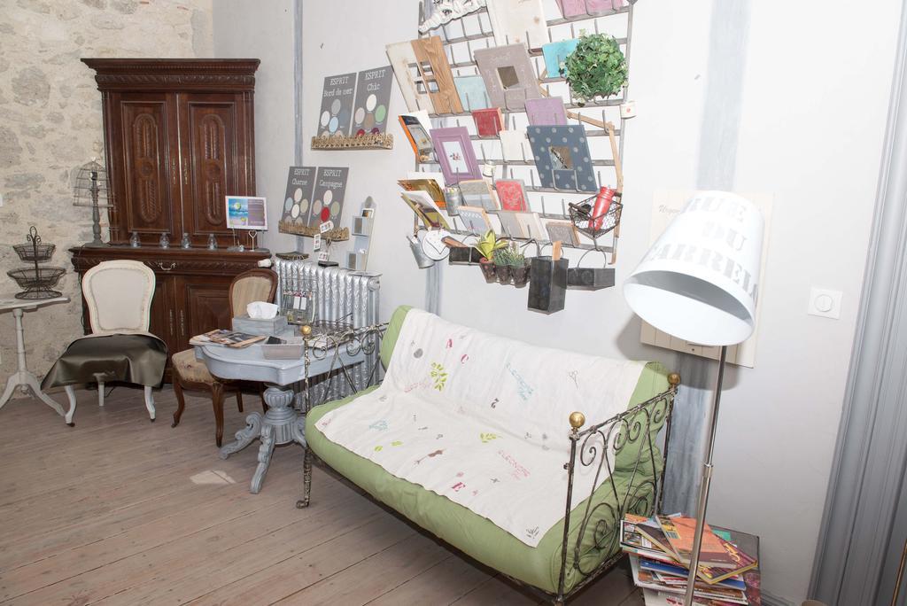 Au Bonheur D'Alphonse Bed & Breakfast Lusignan-Petit Luaran gambar
