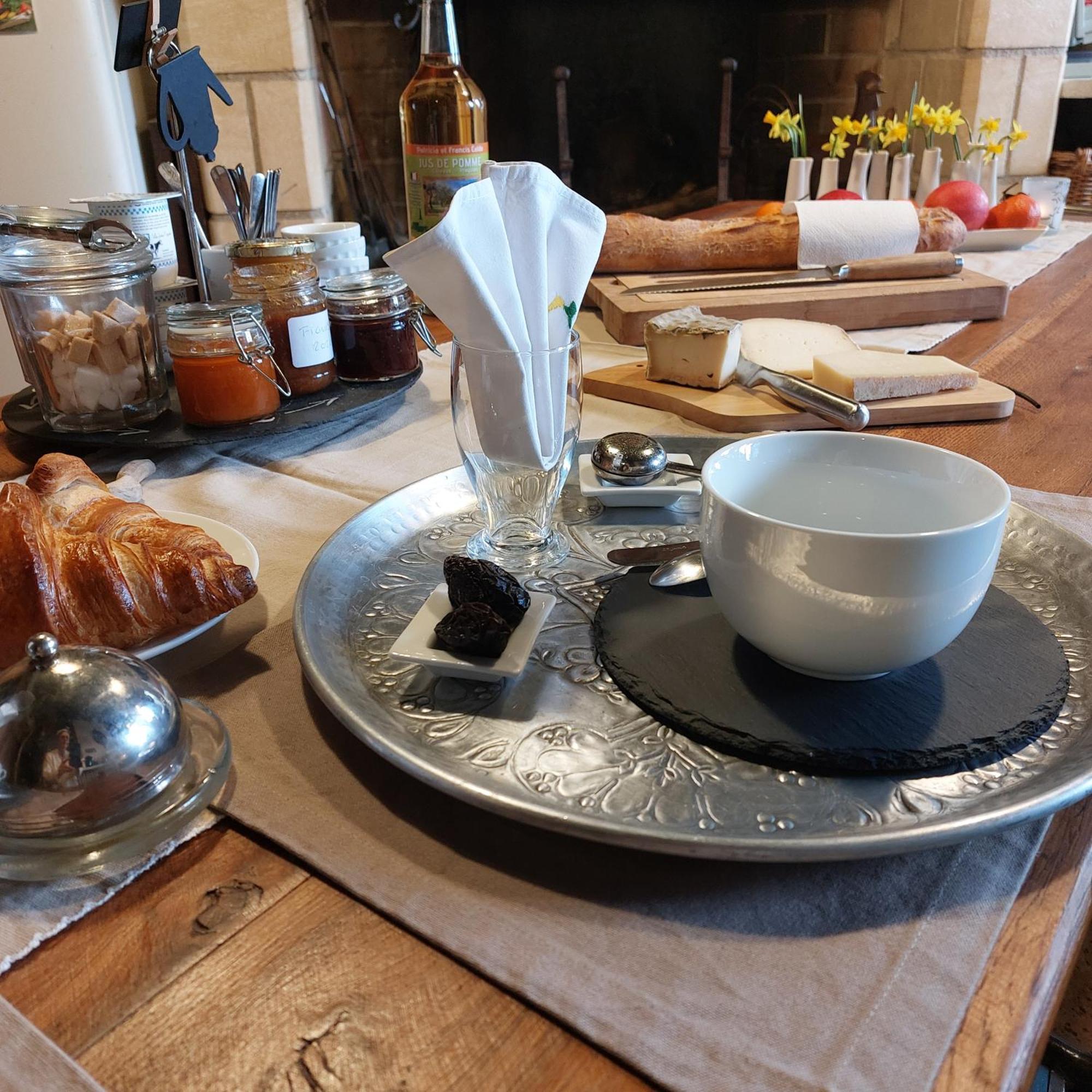 Au Bonheur D'Alphonse Bed & Breakfast Lusignan-Petit Luaran gambar